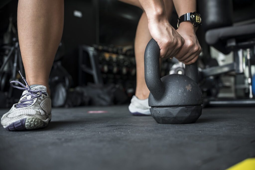 farmer carry hyrox : kettlebell
